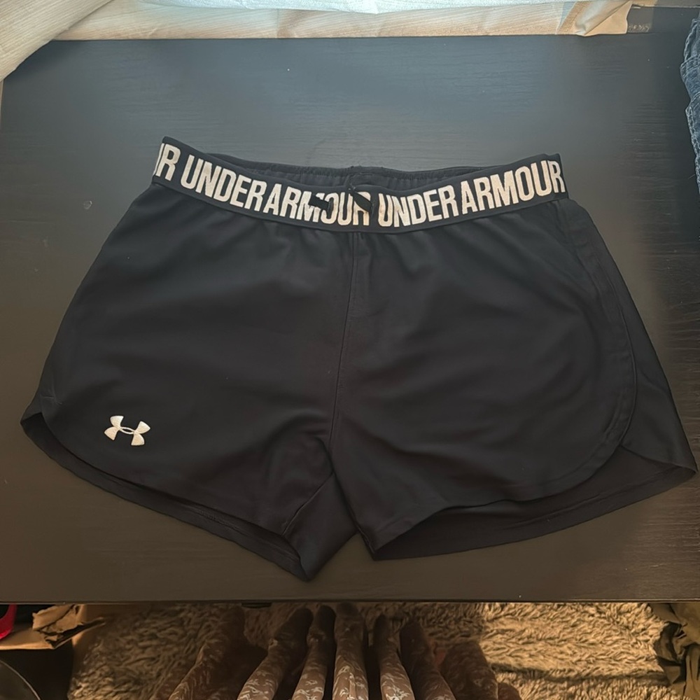 Small black heatgear under armour short